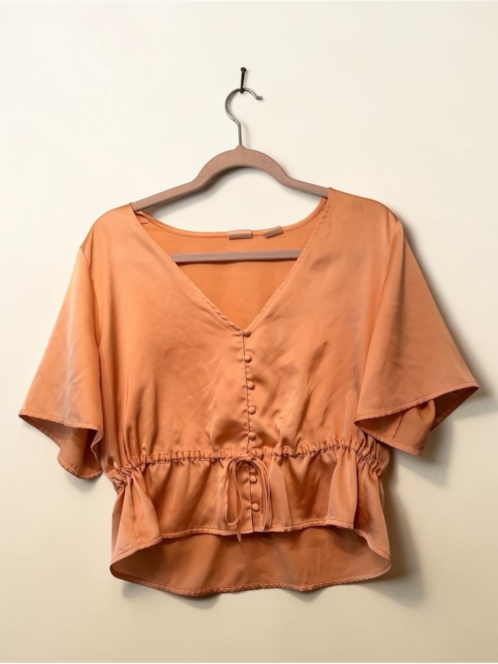 Levi’s Satin V-Neck Cinch-Waist Blouse - Peach